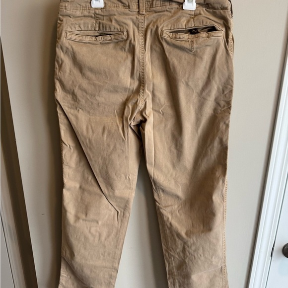 American Eagle Outfitters Tan Chinos Classic Style (Original Fit) Size 32/32 - Picture 4 of 7